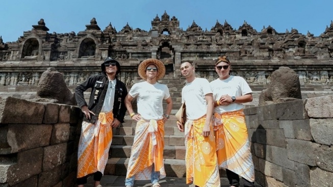 Potret Desta Ajak The Dudas Minus One Touring ke Kota Kelahirannya (Instagram/desta80s)