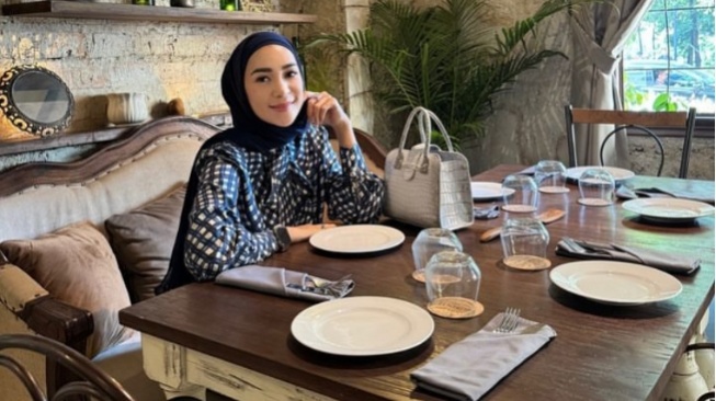 Disebut Hedon, Istri Andre Taulany Pernah Pamer Jam Tangan Miliaran Sambil Beri Jawaban Menohok ke Netizen Nyinyir