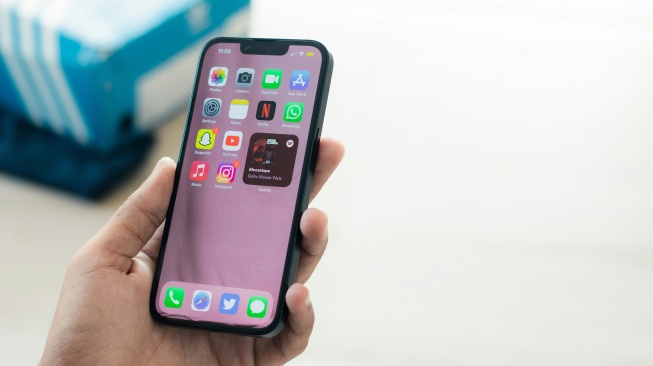 iPhone 13. [Unsplash/Sahej Brar]
