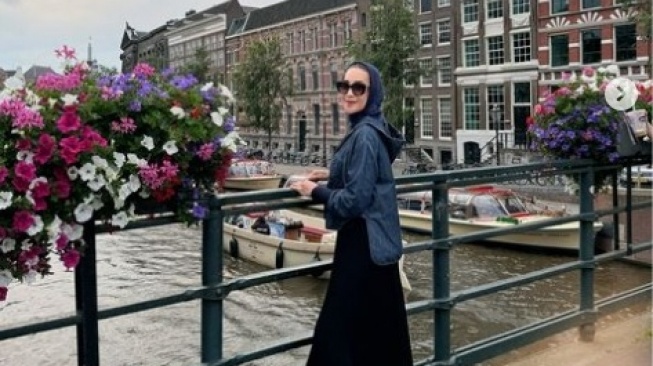 Erin Taulany di luar negeri. [Instagram]