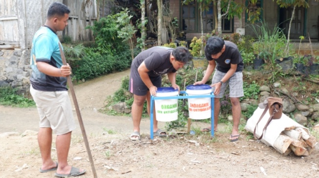 Kurangi Pencemaran Lingkungan, KKN Untidar Adakan Program Pemilahan Sampah