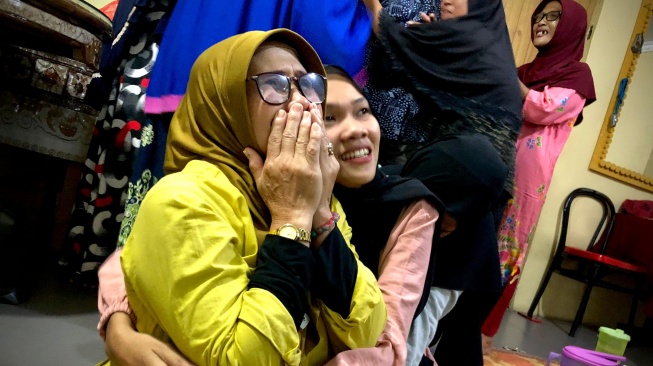 Momen Haru Keluarga di Pontianak saat Veddriq Raih Emas Pertama untuk Indonesia
