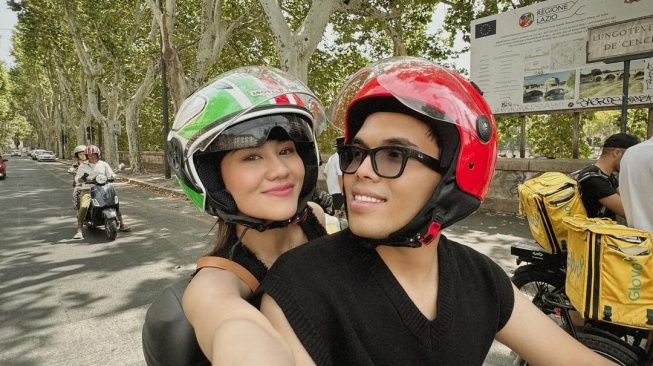 Potret Thariq Halilintar dan Aaliyah Massaid saat bulan madu di Italia (Instagram/aaliyah.massaid)