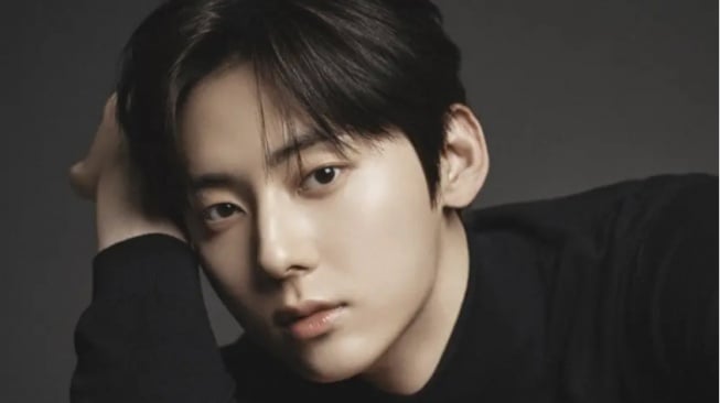 Injak Usia 29 Tahun, Simak Perjalanan Karier Hwang Minhyun di Dunia Akting