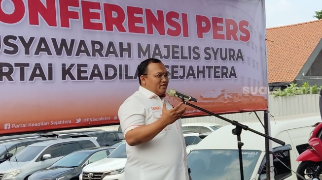 Juru Bicara Partai Keadilan Sejahtera (PKS) M Kholid. (Suara.com/Bagaskara)