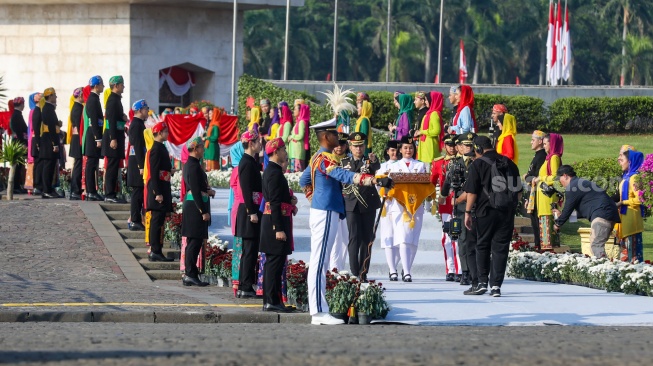 Prosesi Kirab Bendera dan Naskah Proklamasi Menuju IKN