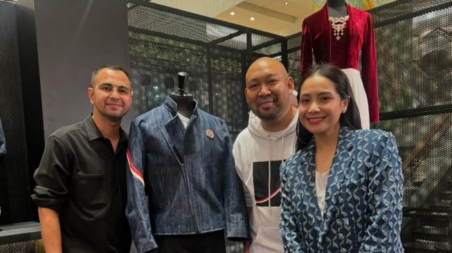 Potret Nagita Slavina dan Raffi Ahmad saat datang ke pop up store baju Olimpiade Tim Indonesia  (Instagram/raffinagita1717)