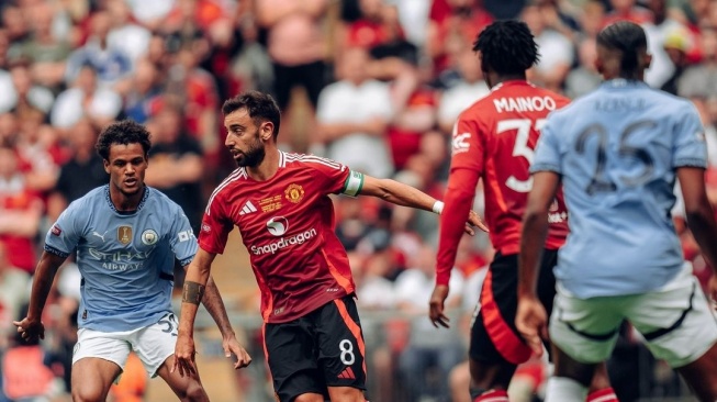 Pertandingan Community Shield antara Manchester City vs Manchester United di Stadion Wembley, Sabtu (10/8/2024) pada babak pertama berakhir imbang tanpa gol. [Instagram Man United]