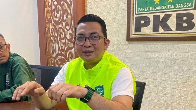 DPC PKB Kota Bekasi menyatakan solid mendukung Muhaimin Iskandar alias Cak Imin untuk kembali menjadi ketua umum (ketum) PKB.[Suara.com/Mae Harsa]