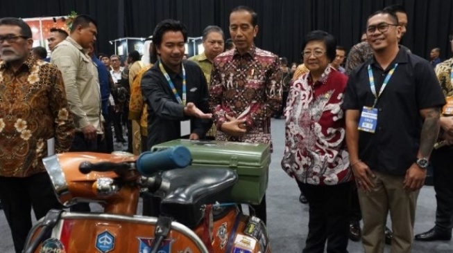 Vespa Listrik "Made in Indonesia" Siap Lintasi 11.000 Km ke Italia