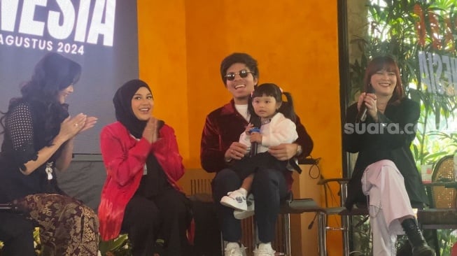 Ameena, anak Atta Halilintar dan Aurel Hermansyah saat bernyanyi di acara konferensi pers yang digelar di kawasan Kemang, Jakarta Selatan, Senin (12/8/2024) [Suara.com/Tiara Rosana].