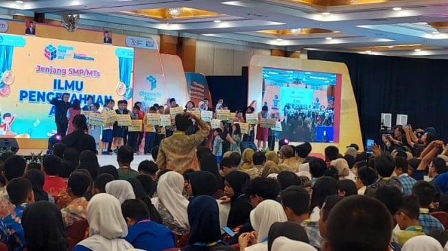 Siswa SD Pelita Cemerlang Pontianak Raih Emas di Olimpiade Sains Nasional 2024