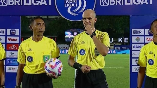 Profil Adam Mohammad, Wasit Asing Semen Padang vs Borneo FC yang Mirip Pierluigi Collina