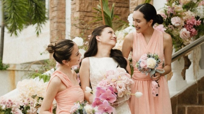 Potret Beby Tsabina Jadi Bridesmaid Cassandra Lee (Instagram)