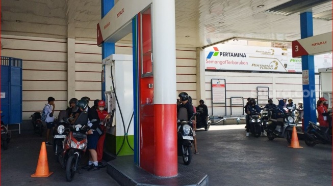 Pertamina Pecat Petugas SPBU yang Kenakan Biaya Admin ke Konsumen Saat Beli BBM