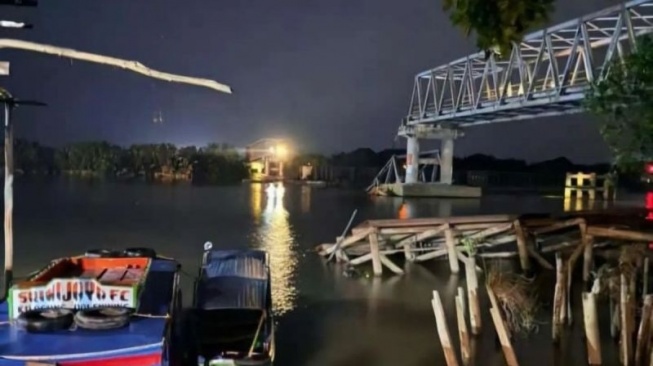 Jembatan Roboh Diterjang Ponton Batu Bara di Muba, Akses Warga Terputus