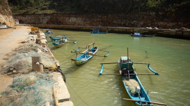 DKP Gunungkidul Salurkan 296 Paket Alat Tangkap Ikan ke Nelayan