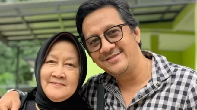 Ibu Andre Taulany Dulu Kerja Apa? Gaya Hidupnya Berbanding Terbalik dengan Menantu