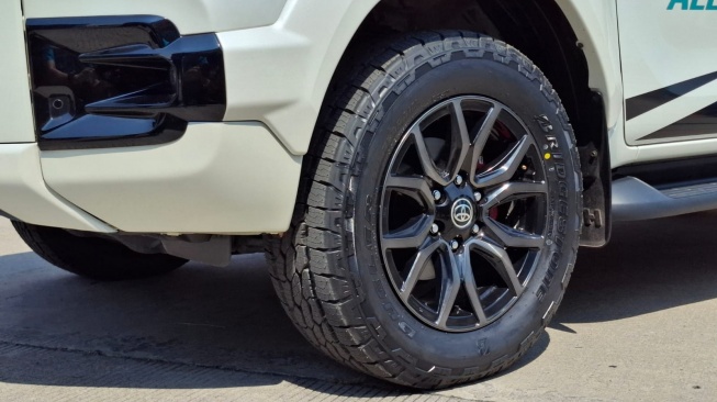 Bridgestone Indonesia Rilis Ban Baru Untuk On-Road dan Off-Road, Dueler A/T002. (Suara.com/Manuel Jeghesta)