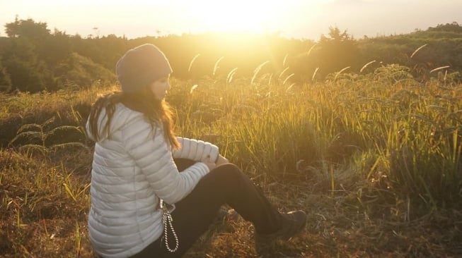 Luna Maya naik gunung Prau (Instagram/lunamaya)