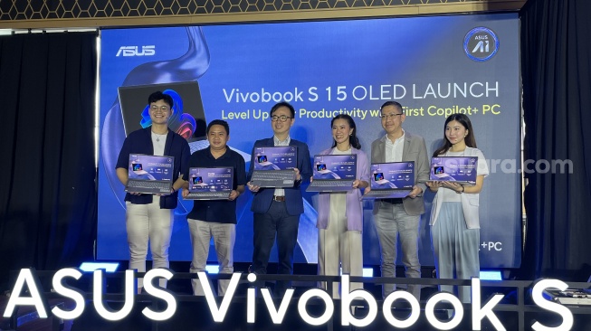 Laptop Asus Vivobook S 15 OLED (S5507) resmi meluncur ke Indonesia pada Kamis (15/8/2024). [Suara.com/Dicky Prastya]