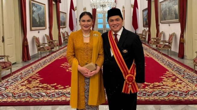 Presiden Jokowi Beri 64 Tanda Kehormatan pada Surya Paloh, Prabowo Subianto, dan Erick Thohir