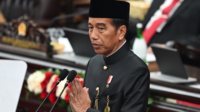 Presiden Joko Widodo menyampaikan pidato terkait Laporan Kinerja Lembaga-lembaga Negara dan Pidato Kenegaraan dalam rangka HUT Ke-79 Kemerdekaan Republik Indonesia dalam Sidang Tahunan MPR dan Sidang Bersama DPR - DPD Tahun 2024 di Gedung Nusantara, kompleks Parlemen, Senayan, Jakarta, Jumat (16/8/2024). [ANTARA FOTO/Aditya Pradana Putra/sgd/tom]