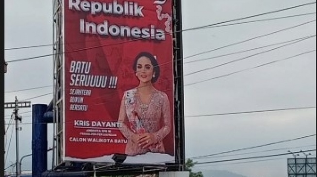 Penampakan Baliho Kris Dayanti Maju Calon Wali Kota Batu: Menyala Mertua Atta Halilintar!