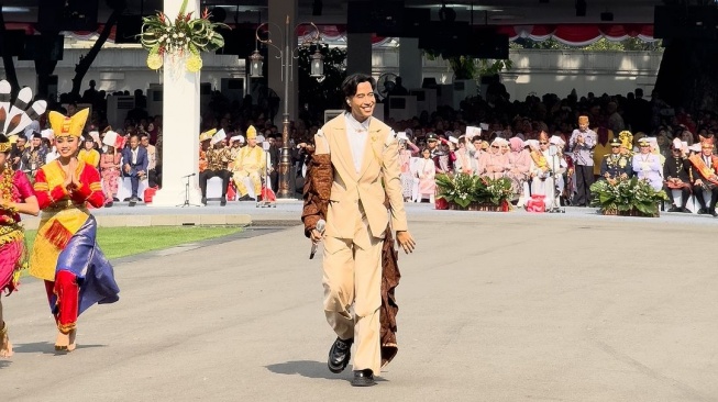 Vidi Aldiano menjadi pengisi acara Upacara Kemerdekaan di Istana Merdeka. (Instagram)