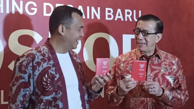 Kemenkumham Luncurkan Desain Paspor Baru, Kertasnya Bisa Nyala