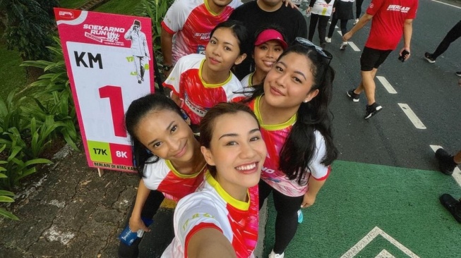 Aaliyah Massaid mengikuti Soekarno Run atau Soekarno Fest, Minggu (18/8/2024). [Instagram/@aaliyah.massaid]