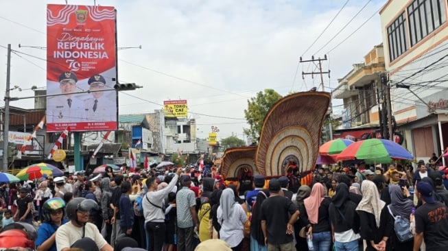 74 Rombongan dan 71 Mobil Hias Meriahkan Pawai Pembangunan Samarinda