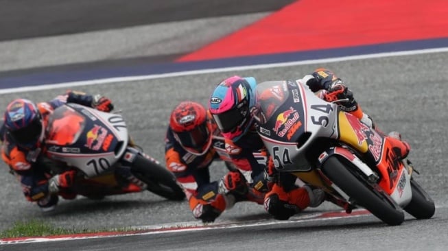 Pembalap Indonesia Veda Ega Pratama saat tampil di Red Bull Rookies Cup (Instagram)