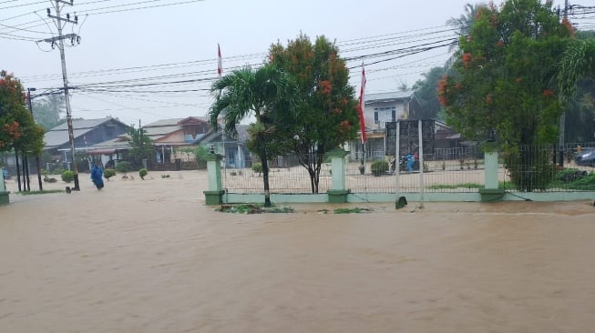 Hujan Lebat Guyur Singkawang, Beberapa Ruas Jalan Tergenang Banjir