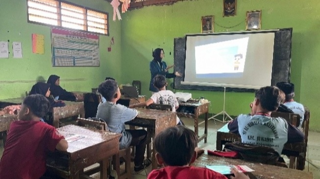 Perangi Bullying, KKN UNDIP Berperan Tingkatkan Regulasi Emosi Siswa MI