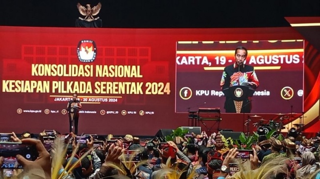 Presiden Joko Widodo menghadiri acara Konsolidasi Nasional Kesiapan Pilkada Serentak 2024 di Jakarta Convention Center, Jakarta, Selasa (20/8/2024). (ANTARA/Rangga Pandu Asmara Jingga)