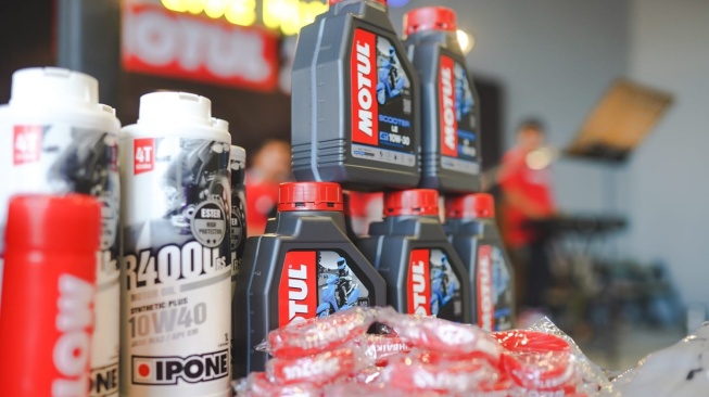 Momen Para Bikers Tunjukan Nasionalisme di HUT RI. (Foto: Motul)