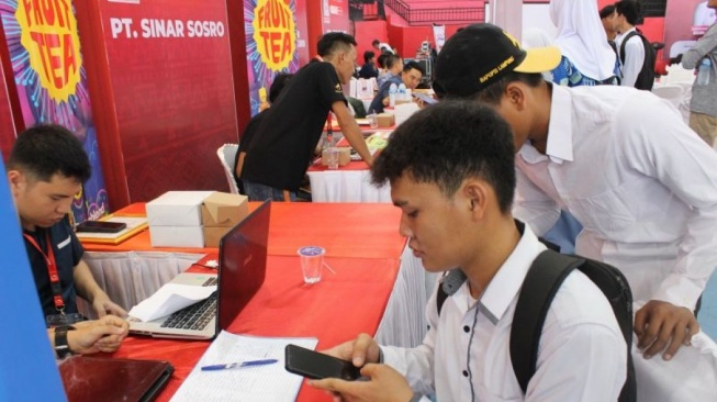 Ingin Dapat Kerja? Datang ke Job Fair di GOR Way Handak, Ada 2.533 Lowongan