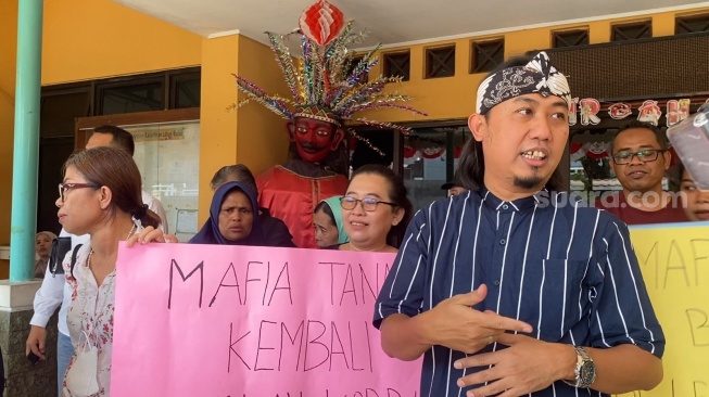 Lurah Tak Ada di Tempat, Ade Jigo dan Warga Korban Penggusuran Lebak Bulus Batal Gelar Unjuk Rasa