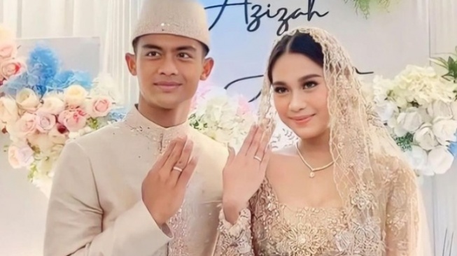 Beredar Kembali Video Pernikahan di Jepang, Gestur Azizah Salsha Tolak Digandeng Pratama Arhan Jadi Sorotan: Kepaksa?