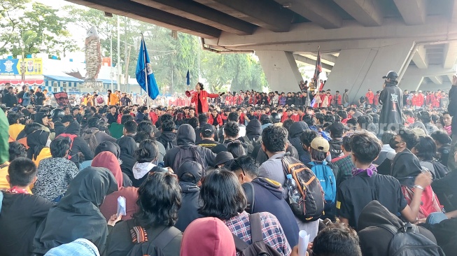 Ribuan Mahasiswa Demo Kawal Putusan MK di Kota Makassar