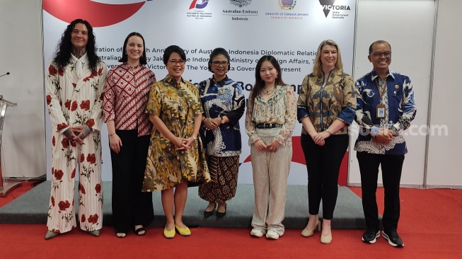 Desainer Australia Meriahkan Jogja Fashion Week 2024, Tampilkan Kreasi Batik Lokal