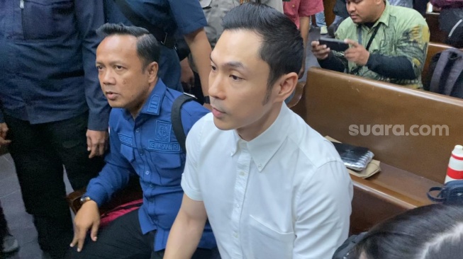 Harvey Moeis Pakai Kemeja Mahal dan Jam Tangan Branded di Sidang Lanjutan Kasus Korupsi PT Timah