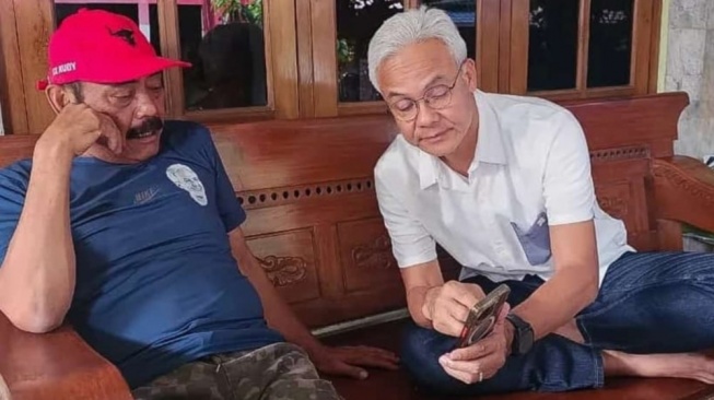 Ganjar Pranowo Temui Dedengkot PDIP Solo Saat Demo Tolak RUU Pilkada, Ada Apa?