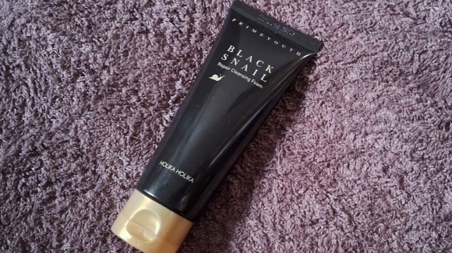 Review Holika Holika Black Snail: Face Wash Melembapkan yang Mengandung Lendir Siput