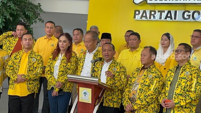 Jawaban Bahlil Ditanya Sikap Golkar Terkait Pengesahan RUU Pilkada: Baru Bangun Tidur, Belum Sempat Rapat