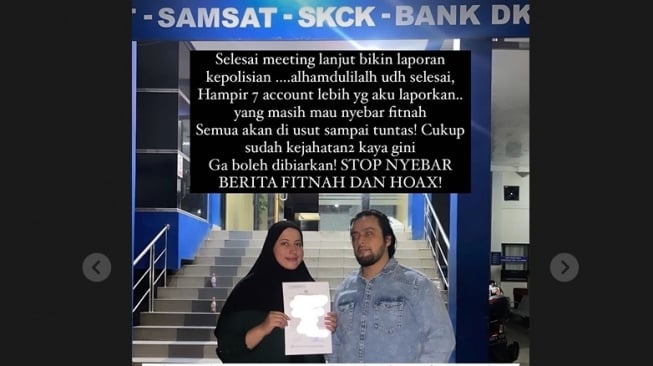 Tasyi Athasyia bersama suami, Syech Zaki Alatas melaporkan tujuh akun media sosial yang memfitnah dirinya telah zalim terhadap seorang mantan karyawan. [Instagram]