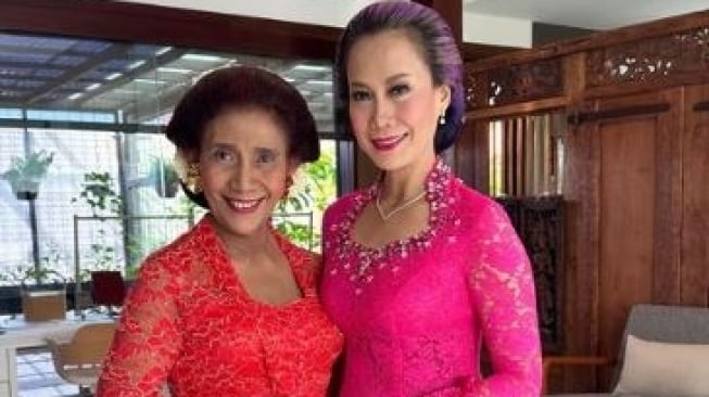 Potret Susi Pudjiastuti di acara siraman Nadine Kaiser dan Geoffrey. [Instagram]