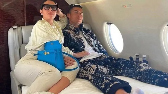 Cerita Cristiano Ronaldo Si Anak Tukang: Banting Tulang Peras Keringat Demi Jet Pribadi