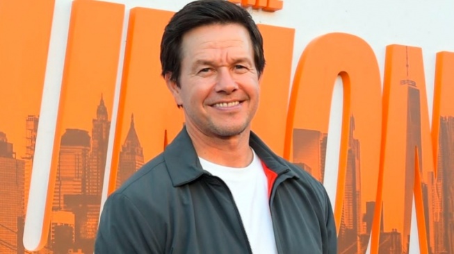 Bergenre Sport, Film Weekend Warriors Gaet Mark Wahlberg sebagai Pemainnya